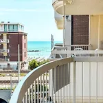 Residenza Americhe Rif A792 아파트 *